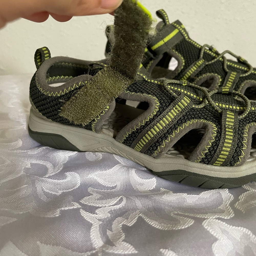 Kids Outdoor Adventure Sandals - Green Size 11 - Picture 8 of 9